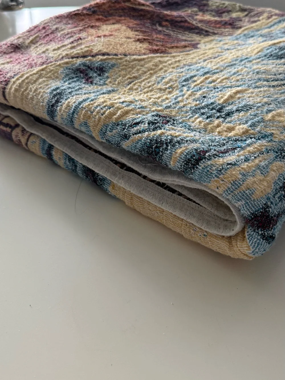 Mirrored Horse Woven Throw Blanket – Multicolor Cream & Blue